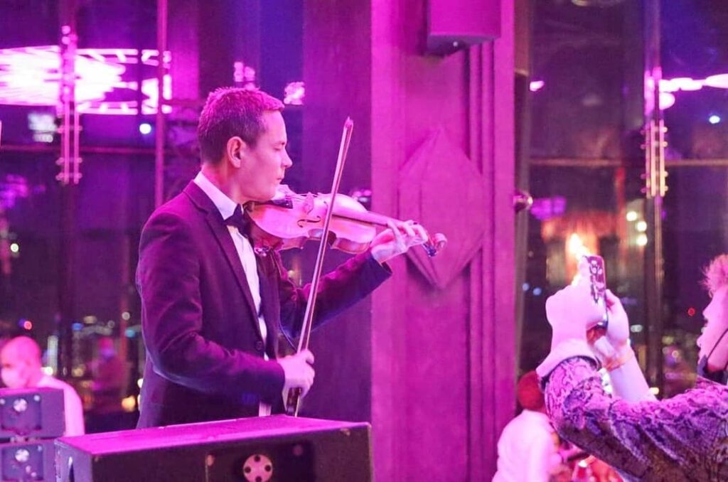 RE Violinist GAE events Dubai UAE 4