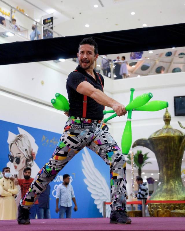 LM Juggler Diabolo Artist Interactive Event GAE EVENTS DUBAI UAE 1