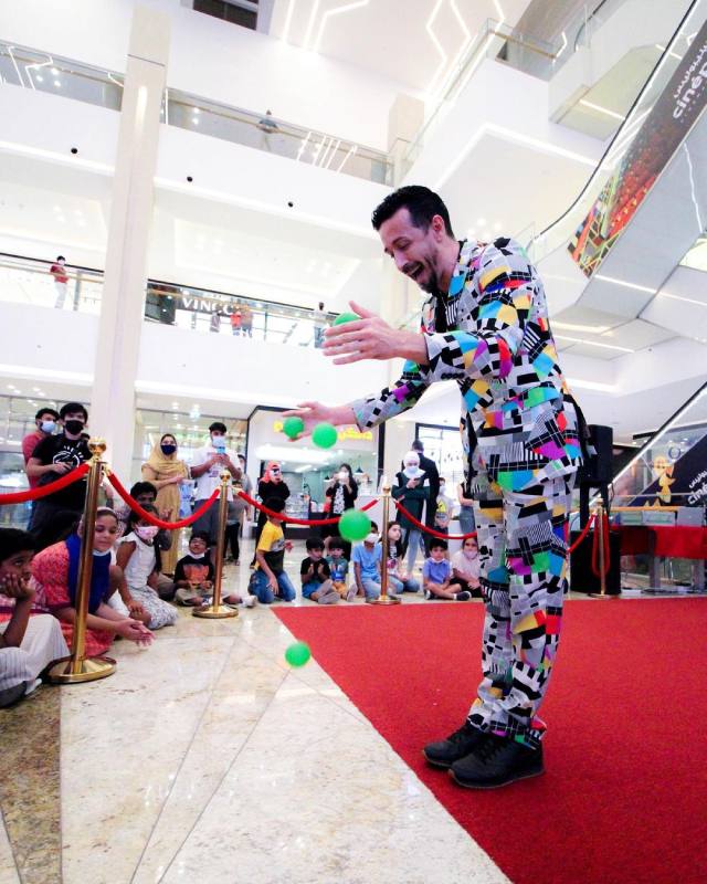 LM Juggler Diabolo Artist Interactive Event GAE EVENTS DUBAI UAE 15