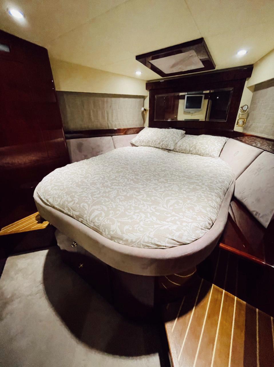 Empress Yacht 5